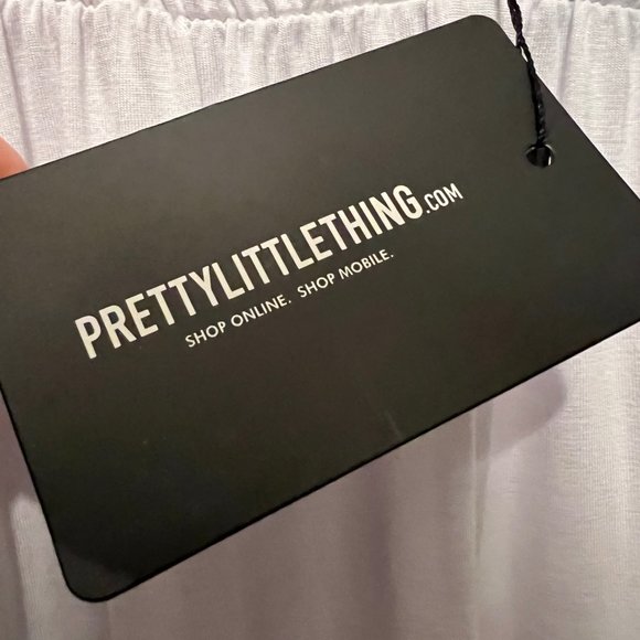 Pretty Little Thing-NWT-Swim Suit Cover Up-Romper-One Piece-Soft-Low Cut Front - Picture 8 of 10